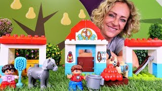 Nicole packt neues Spielzeug aus - Der Lego Duplo Ponyhof