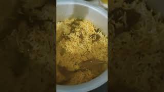 #అక్క ప్రేమ అంటే ఇలానే కదా ఉంటుంది మరి #biryani #chickencurry #chickenfry #foodshorts #trending