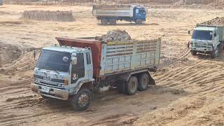 รวมสายแบกในตำนาน ดั้มเป็นสิบ UD FUSO DECA ROCKY เจอทางชันหนืด SANY KOBE จัดให้ excavator and truck