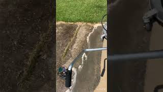 concrete patio transform! 💦Check out the stunning before & after results of a deep surface clean!