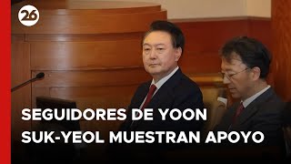 Seguidores de Yoon Suk-Yeol muestran su apoyo en el juicio político