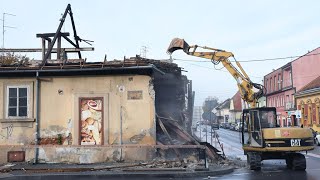 Sisak: U Kranjčevićevoj ulici počelo rušenje kuće teško oštećene u potresu