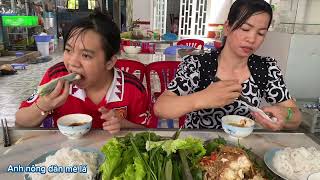 Bạn Anh tư cho con cá tai tượng về chưng tương