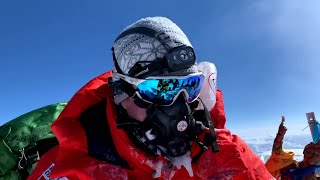 Her er Frank Løke på toppen av Mount Everest