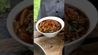 Mie kangkung, mie ayam campur kangkung