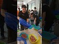 現撈鯖魚到秋刀魚賣了 一大盤300 1隻不到10元了 中彰海王子 第五市場 海鮮叫賣 叫賣哥