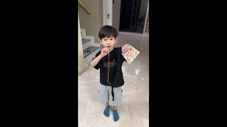 Xiaoyi, Give Mommy A Taste Of Your Rainbow Candies! #showtoys #funny #babyshow #cute