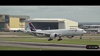 Boeing 777 smooth landing in Heathrow