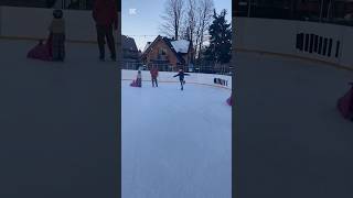 Pod koniec prawie wjechałam w kogoś xddddd #iceskating #łyżwy #shorts