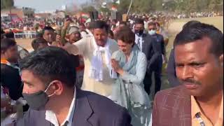 A huge crowd gathered in Utraula, Balrampur to listen to Congress General Secretary Smt. Priyanka Gandhiji.