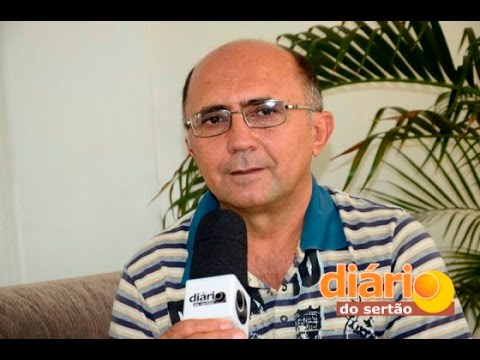 Padre de Cajazeiras fala sobre beijo gay em novela e diz que sociedade precisa conviver melhor com diferenças.