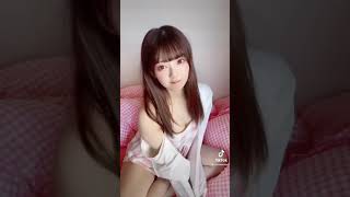 【TikTok】谷間が丸見え