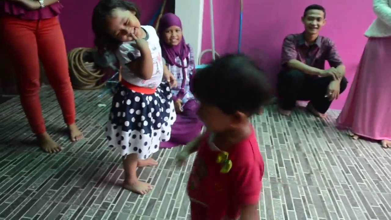 в љ Saat Bernyanyi Dan Menari Bersama Adik Kita Dapat Sebutkan 5 Wanjay