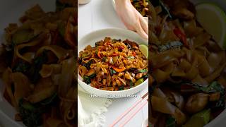 Thai Drunken Noodles in under 30 minutes! 😍 #easyrecipe