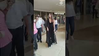 Instant Bollywood new video / Vaani Kapoor Just Slays in her Black OTT