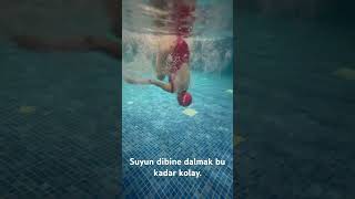 Suyun dibine dalmak istiyorsanız ilk etapta dizleri videodaki gibi çekin ve nefes verin#yüzme #deniz