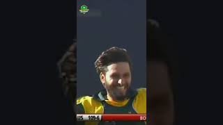 Shahid Afridi's scintillating 6️⃣ wickets 🆚 Australia | Dubai, 2009 ✨ #Shorts