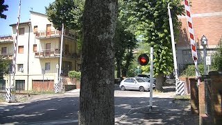 Spoorwegovergang Brisighella (I) // Railroad crossing // Passaggio a livello