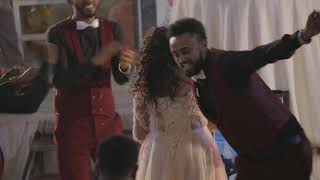 Ethiopian habesha wedding entrance አዝናኝ የስርግ ላይ ጭፈራዎች | አስገራሚ በሆነ ዳንሱ ሙሽሮቹን ጉድ ያሰኘው ሚዜ  Hope Gallery