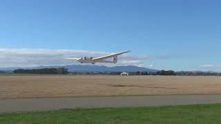 Feilding Aerodrome - Wanganui Manawatu Gliding Club Schleicher ASK-21 ZK-GPE Take off RWY28 Grass