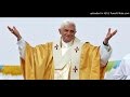 Papst Benedikt singt 