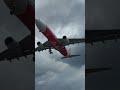 air asia landing cuaca mendung