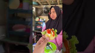 Jajan lagi yuk, ada burger mini di teh yanti enak banget #shortvideo #youtubeshorts #burger