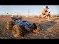 CARRO DE CONTROLE REMOTO QUE CORRE A 80Km POR HORA!! JLB Racing Cheetah Brushless RC Car Truggy