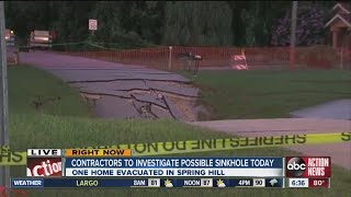 Giant sinkhole closes Spring Hill intersection