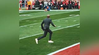 Never forget 49ers legend Jerry Rice going crazy before 2019 NFC Championship Game against Packers😂