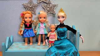 Download Ice powers ! Elsa & Anna toddlers decorate Elsa's room - surprise - Barbie dolls mp3