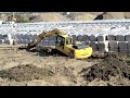 〇泥に埋まったユンボの自力脱出・コマツ油圧ショベル pc200スタック excavator