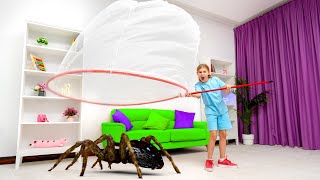 Five Kids catch bugs at home, pretend play and learn facts about insects for chi