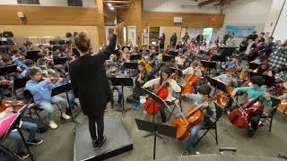 美国小学是如何开展素质教育，来看看Robert 学校的冬季音乐会吧。here is Robert’s winter concert. Thank Helen for the Vedios.