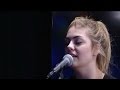 Louane reprend Radioactive de Imagine Dragons