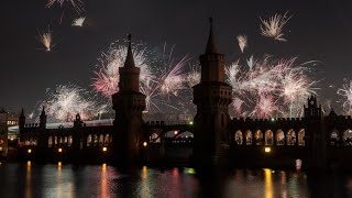 Silvester am Brandenburger Tor: Berlin feiert beschwingt ins neue Jahr