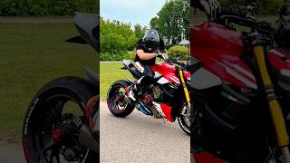 Ducati Street Fighter V4S vs Street Fighter V2 💥 #topbikez