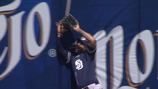 SD@LAD: Kemp robs Seager with catch at the wall