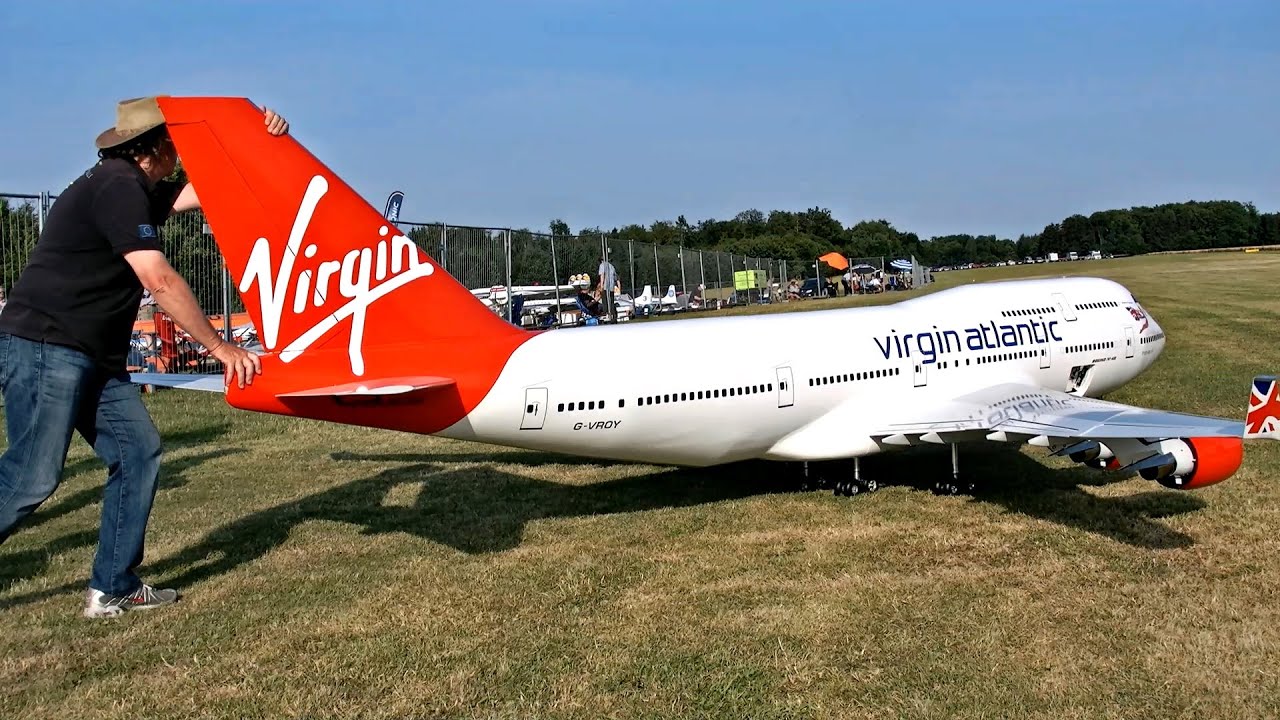 NEW BIGGEST RC AIRPLANE IN THE WORLD BOEING 747-400 VIRGIN ATLANTIC ...