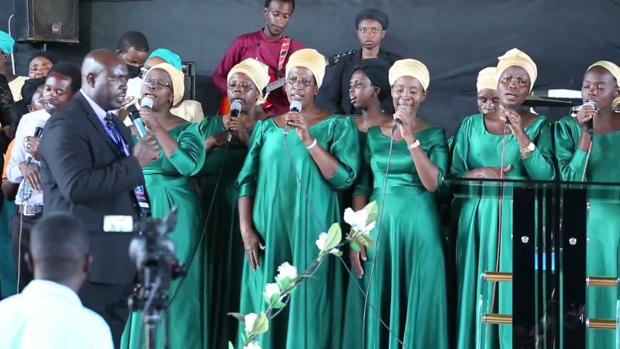 Uhera Mu Gitondo Ufite Umubabaro\\Chorale Evangelique Cyarwa\\Live ...