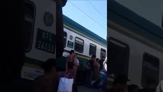 Выход пассажиров поезда Ташкент Волгоград Passengers exiting the Toshkent Volgograd train 离开塔什干伏尔加格