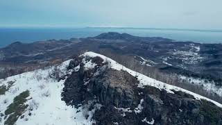 【空撮】北海道 小樽 塩谷丸山 春の訪れ [Aerial view] Hokkaido Otaru Shioya Maruyama Spring visit