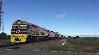 Aurizon 7AD1 GWU015 CLP14  pass Mallala