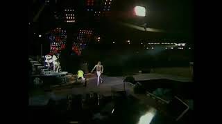 Queen -Live at Wembley 86' (Final Backstage)