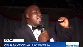 Agabuutikidde: Okusaba kw'okumalako omwaka.