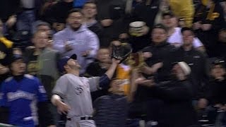 MIL@PIT: Reynolds catches a foul in the seats