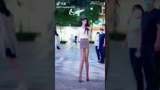 街拍(150) 身高1米8几的黑丝大长腿小姐姐！#街拍 #shorts #抖音 #tiktok #tiktok #网红 #成都 #太古里 #美女 #小姐姐