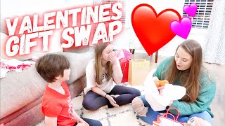 VALENTINES FAMILY GIFT SWAP | Family 5 Vlogs