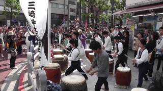 神田三崎神社の祭礼の神輿