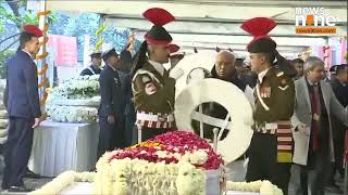 Mallikarjun Kharge Pays Last Respects To Dr. Manmohan Singh A t Nigam Bodh Ghat | News9